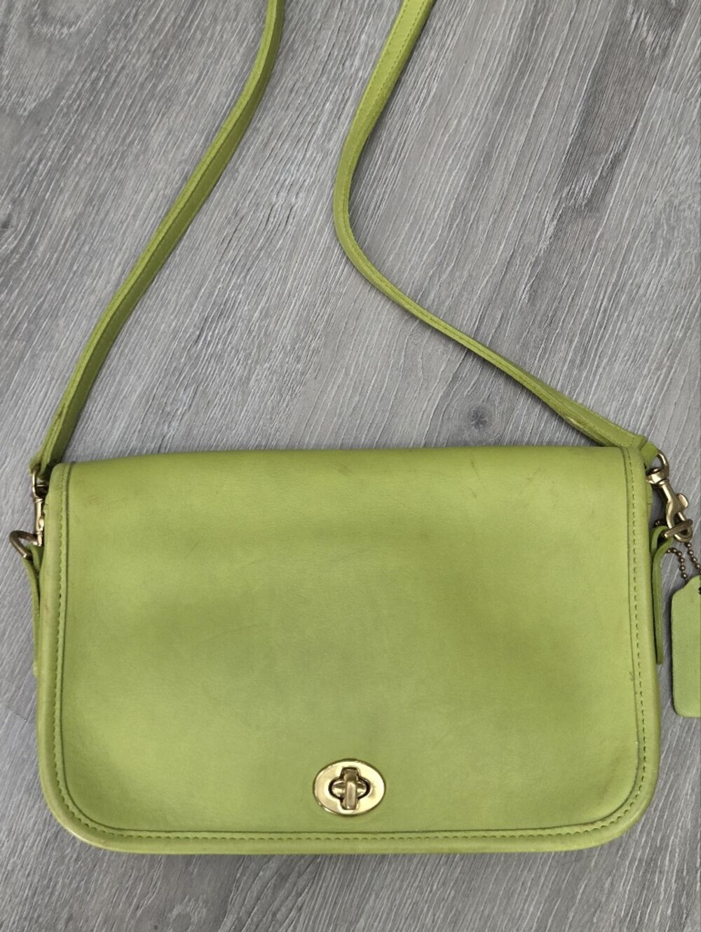 EXCELLENT VINTAGE COACH POCKET PURSE BAG 9755 - LIME GREEN - USA